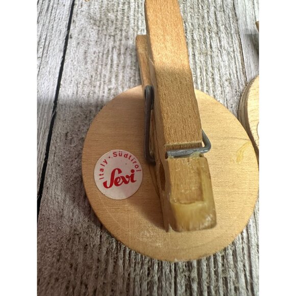 Vintage Sevi Beatrix Potter Hedge Hogs Close Pins Made in Italy - Set of 2 - Picture 3 of 4